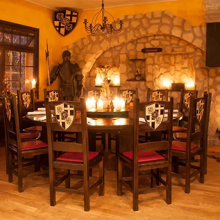 卢瑟霍泰尔埃森那彻苑环形酒店 4*